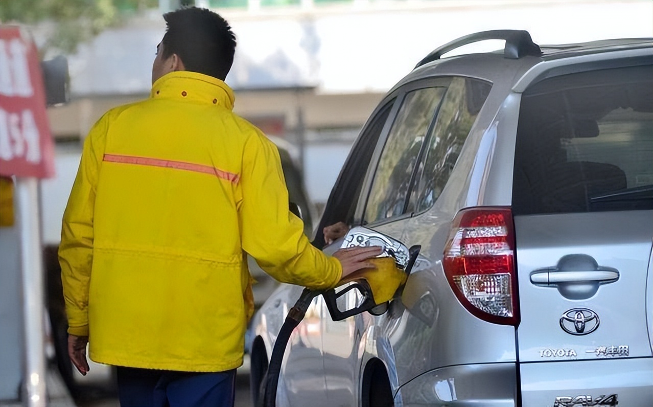 用了三到五年的新能源车怎么样了,开了三年的新能源纯电车值得买吗