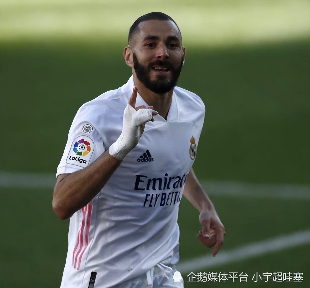 本泽马金球奖回里昂,本泽马拿过金球奖吗