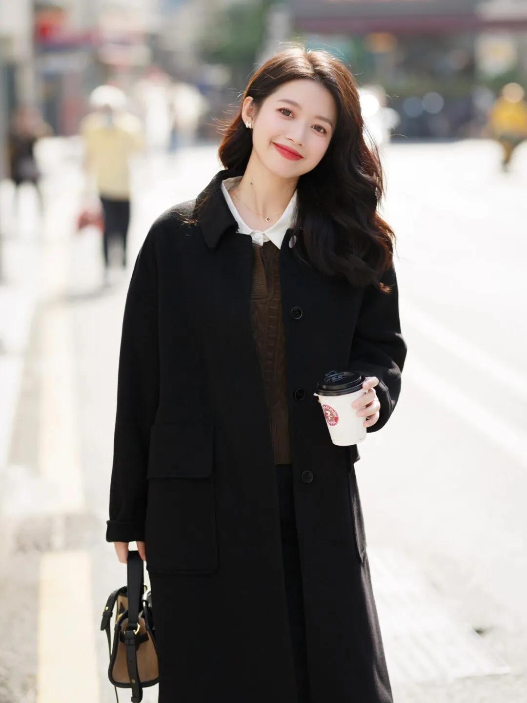 黑色连帽针织衫搭什么颜色的大衣,针织大衣配什么内搭最好看