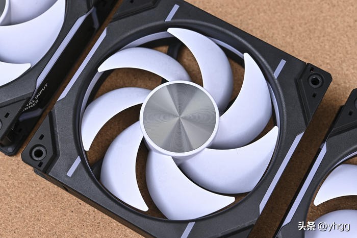 黑金全塔海景房——ROGZ790HERO+4080猛禽+追风者NV7装机展示