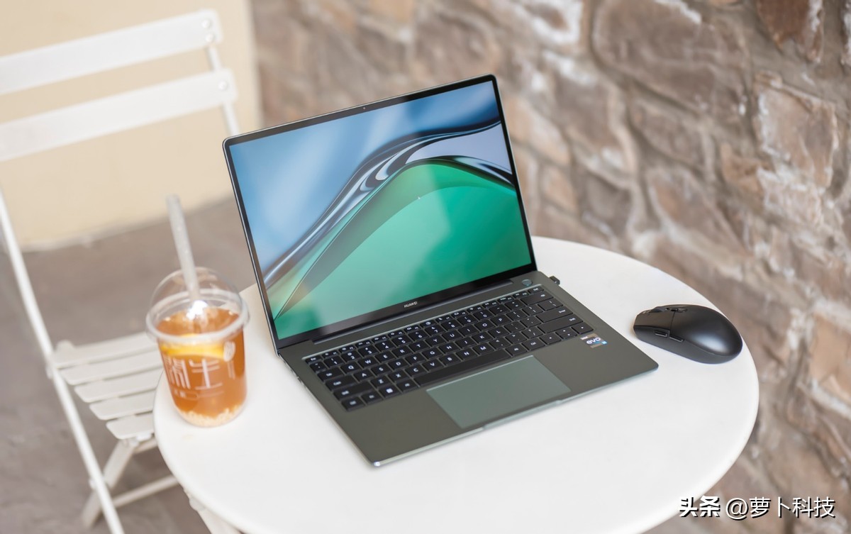 华为matebook14s2022款外观及插口,华为matebook14s2022款深空灰