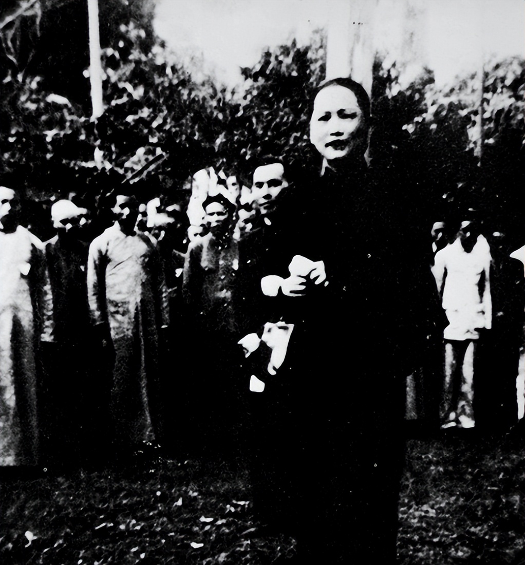 1942年宋庆龄给延安送去一台秤，毛主席连声称赞：这解决了大问题