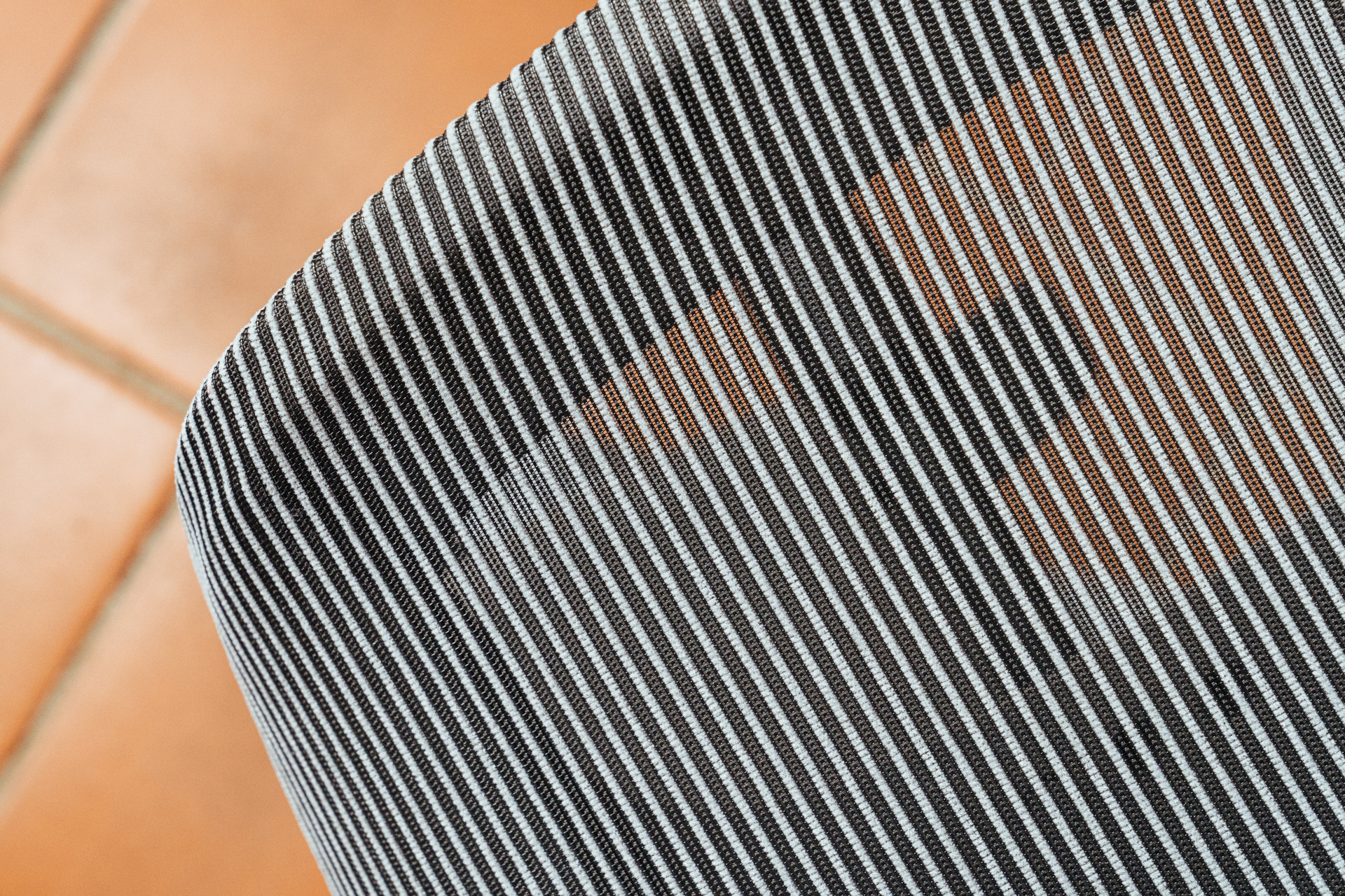 久坐办公室怎么缓解肩颈痛瑜伽,缓解办公室久坐腰疼瑜伽