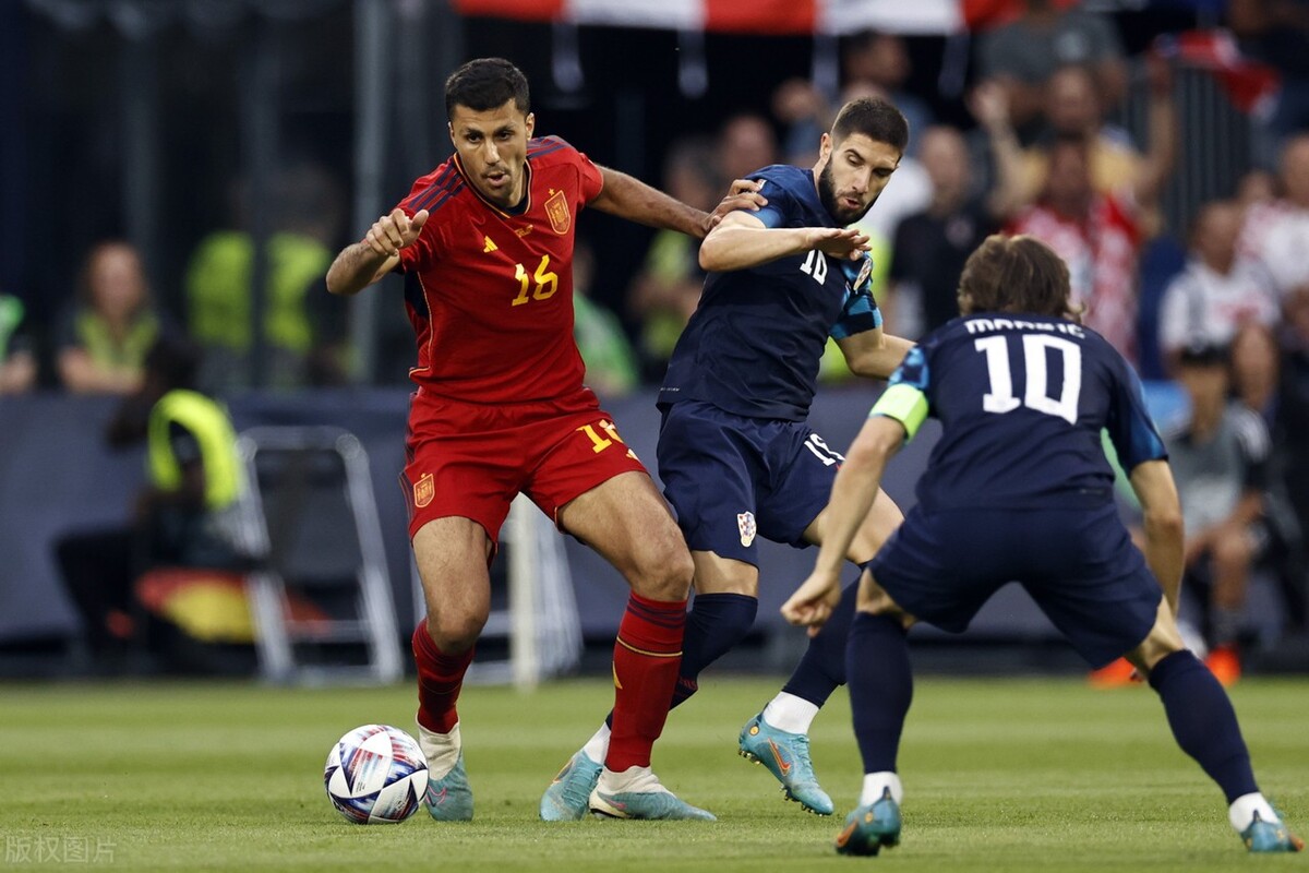 刺激，点球制胜，5-4西班牙队爆发，掀翻世界第7，首夺欧国联冠军