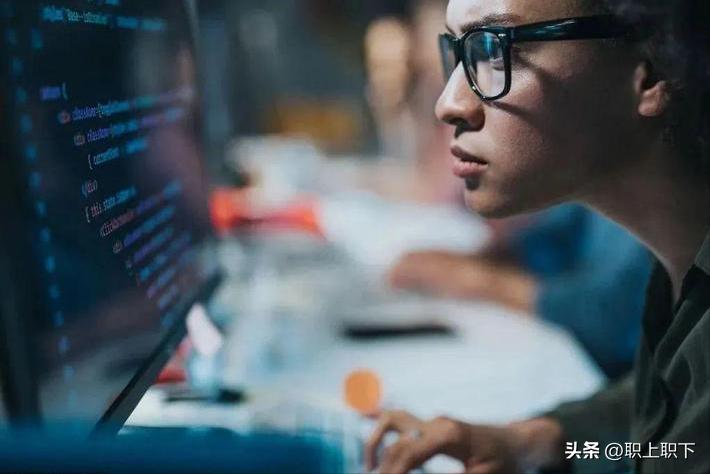 深圳22岁打工妹辞职考程序员后薪水比工厂还低，揭秘五种职业内幕