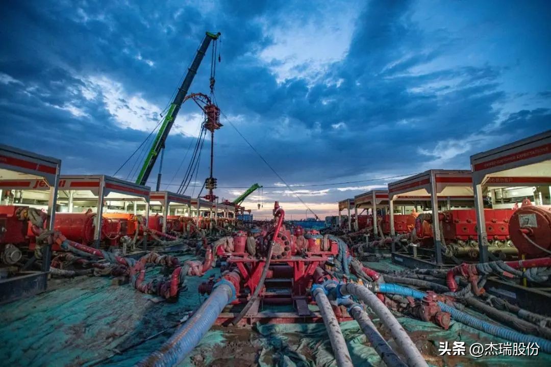 杰瑞集团董事局主席孙伟杰先生荣获“烟台市十佳功勋企业家”