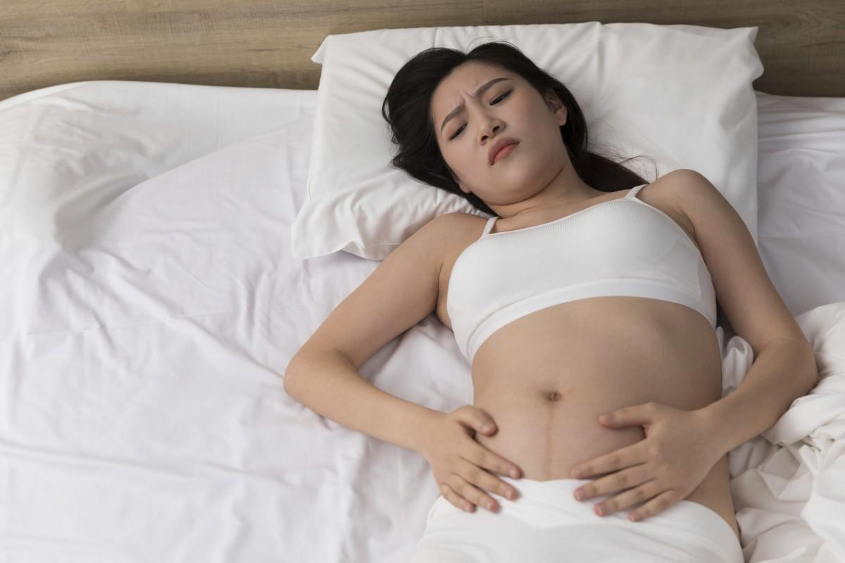 35周孕妇分泌物是黄色的怎么回事,孕妇裤头上褐色分泌物