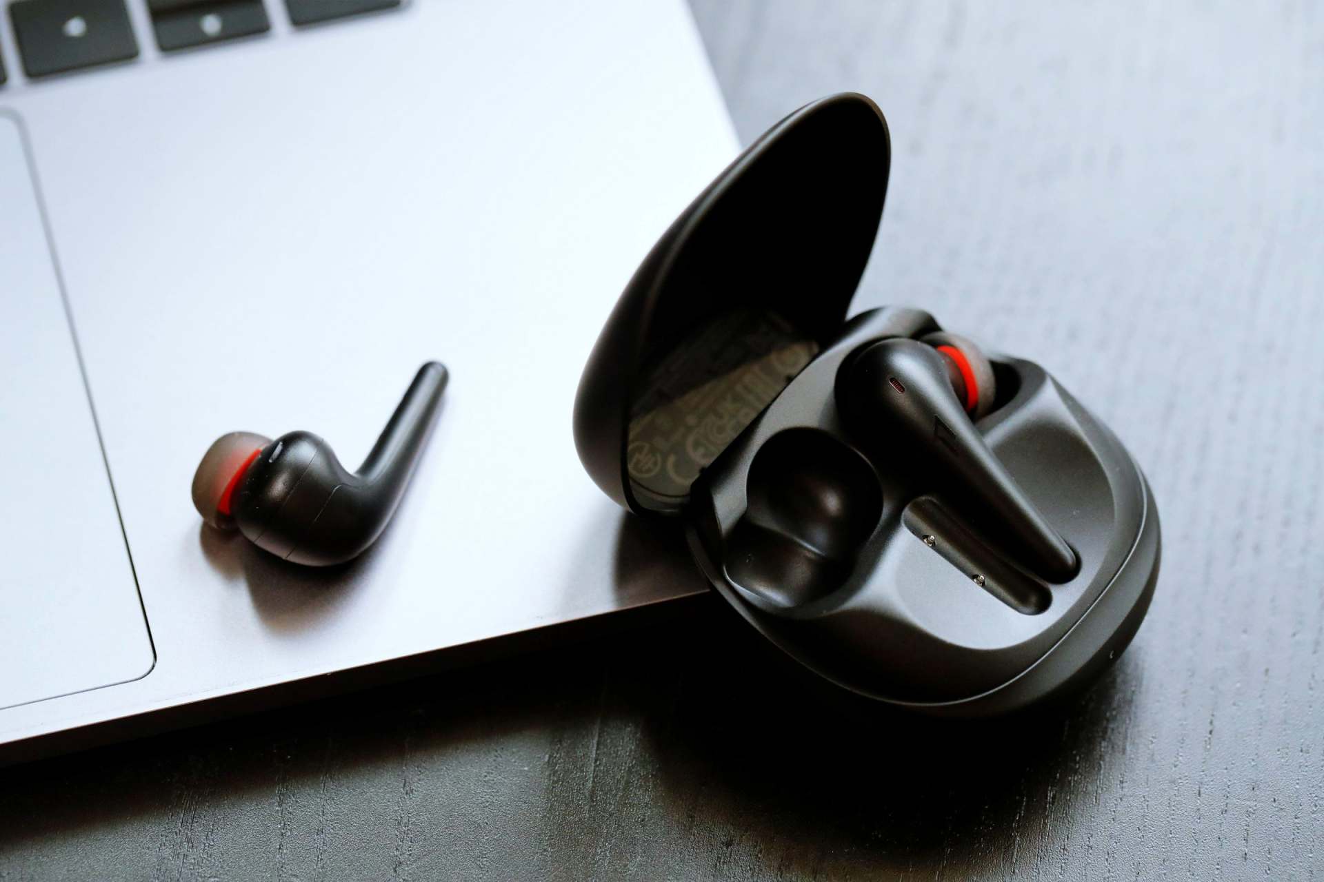 1moreaero空间音频降噪耳机评测,1more万魔舒适豆降噪版耳机测评