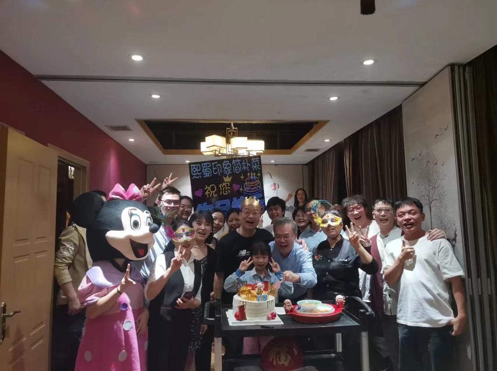 雄飞集团榜样|罗爽:不忘初心,砥砺前行。团结一致,共克时艰