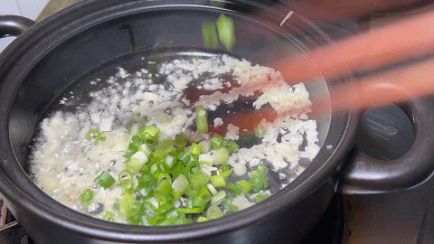 一把粉丝两个鸡蛋,鸡蛋柿子土豆粉丝汤