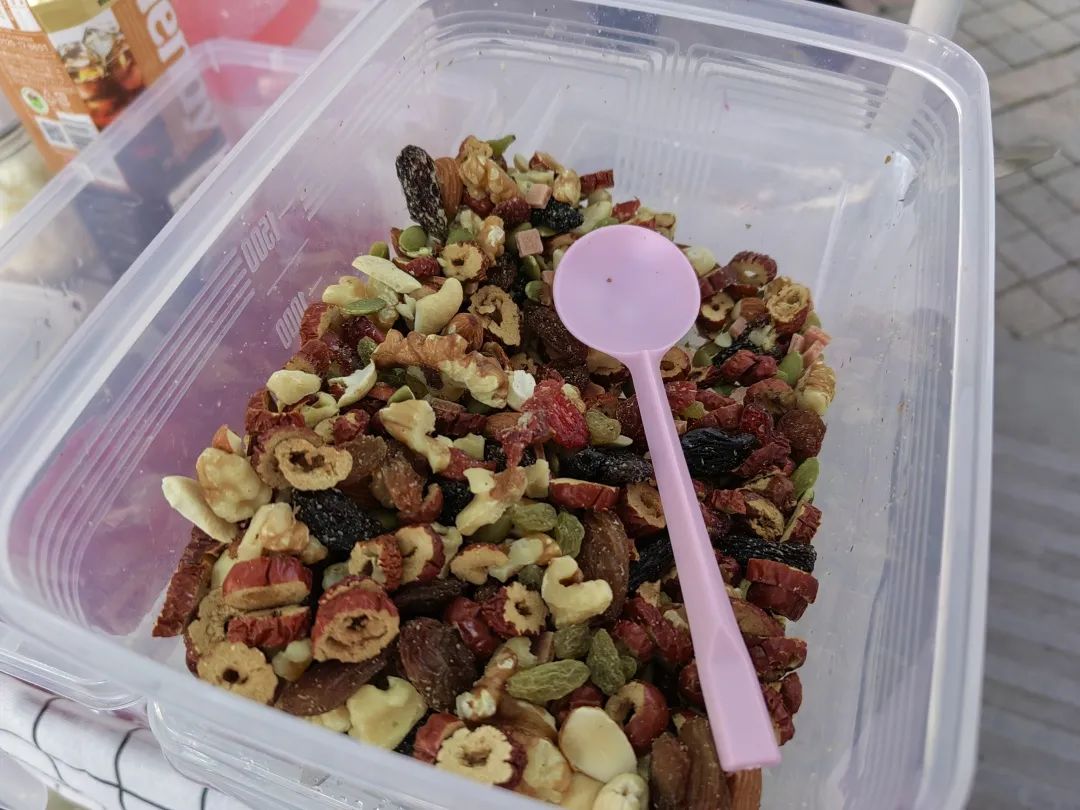 冰粉跟凉面哪个生意更好,夏天卖冰粉和凉面哪个更挣钱