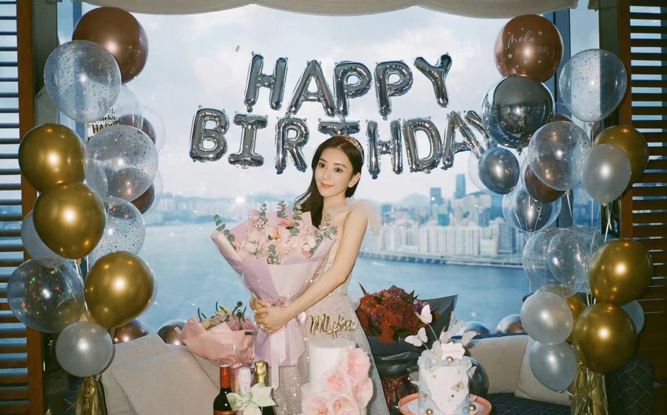 郭富城陪老婆逛街,郭富城携方媛现身甜蜜爆表