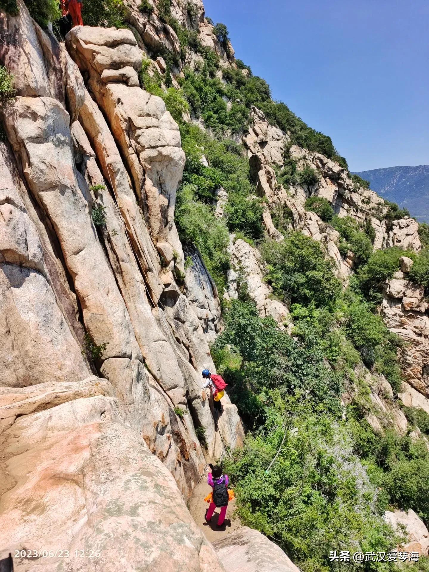嵩山鱼道鱼脊线全景,嵩山虎头崖攀爬