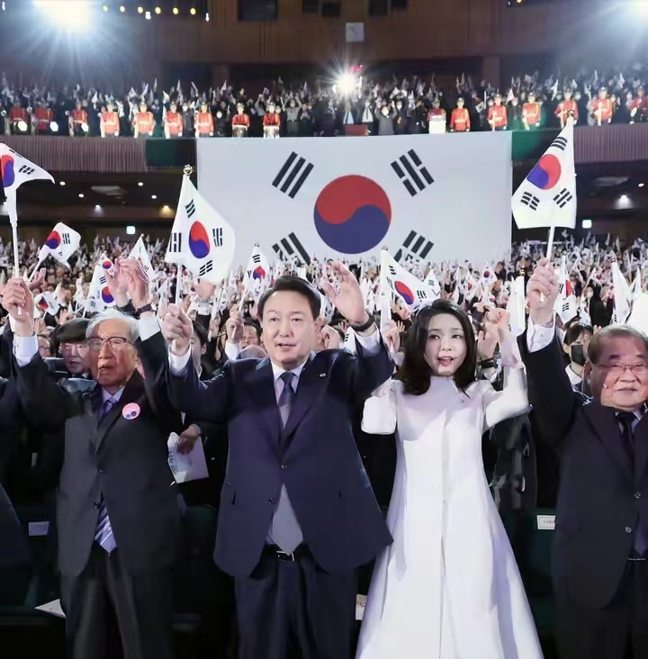 韩国第一夫人最新造型,韩国第一夫人穿衣风格