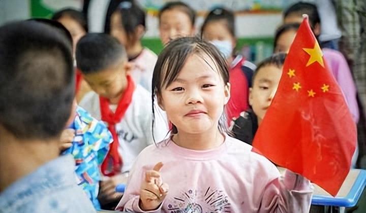 女汉奸袁莉还能回国吗,现代女汉奸袁莉