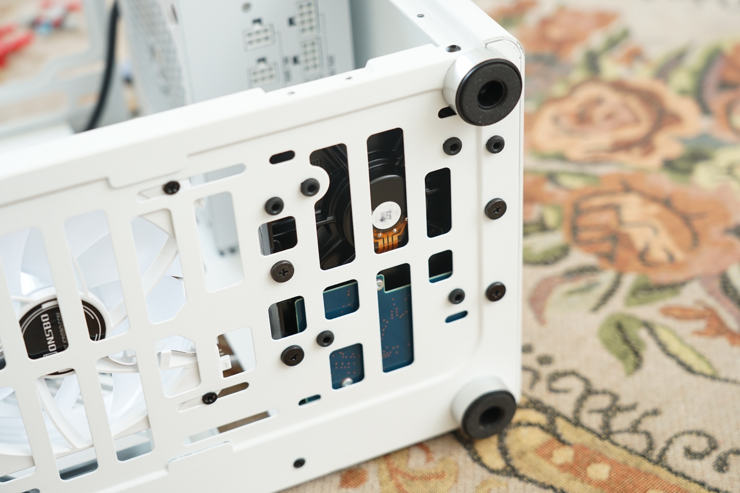 2000到3000元纯白海景房电脑配置,1800预算组装海景房电脑配置推荐