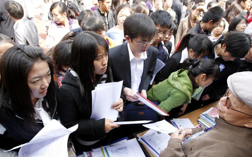 女大学生当保安月薪6000,95后女大学生从设计院辞职