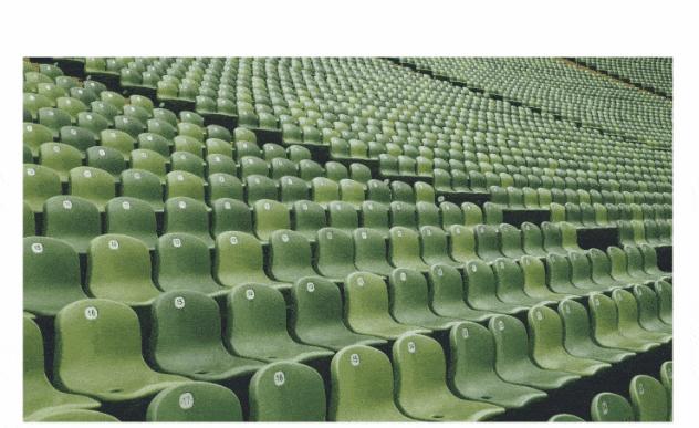 家里空间不够投影仪没法用，看看这台坚果O1S短焦投影仪