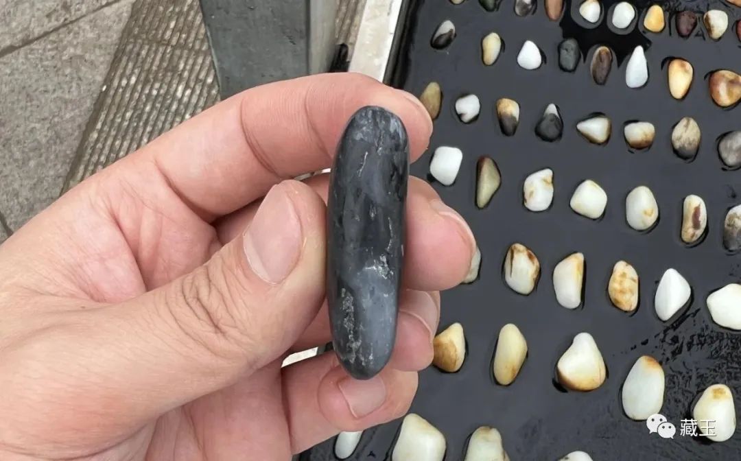 为什么有的和田玉青花特别便宜,和田玉青花什么样的价格高