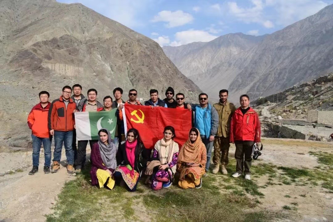 小国女总统硬刚印度力挺中国，面对印军*力武**威胁直接派兵对峙