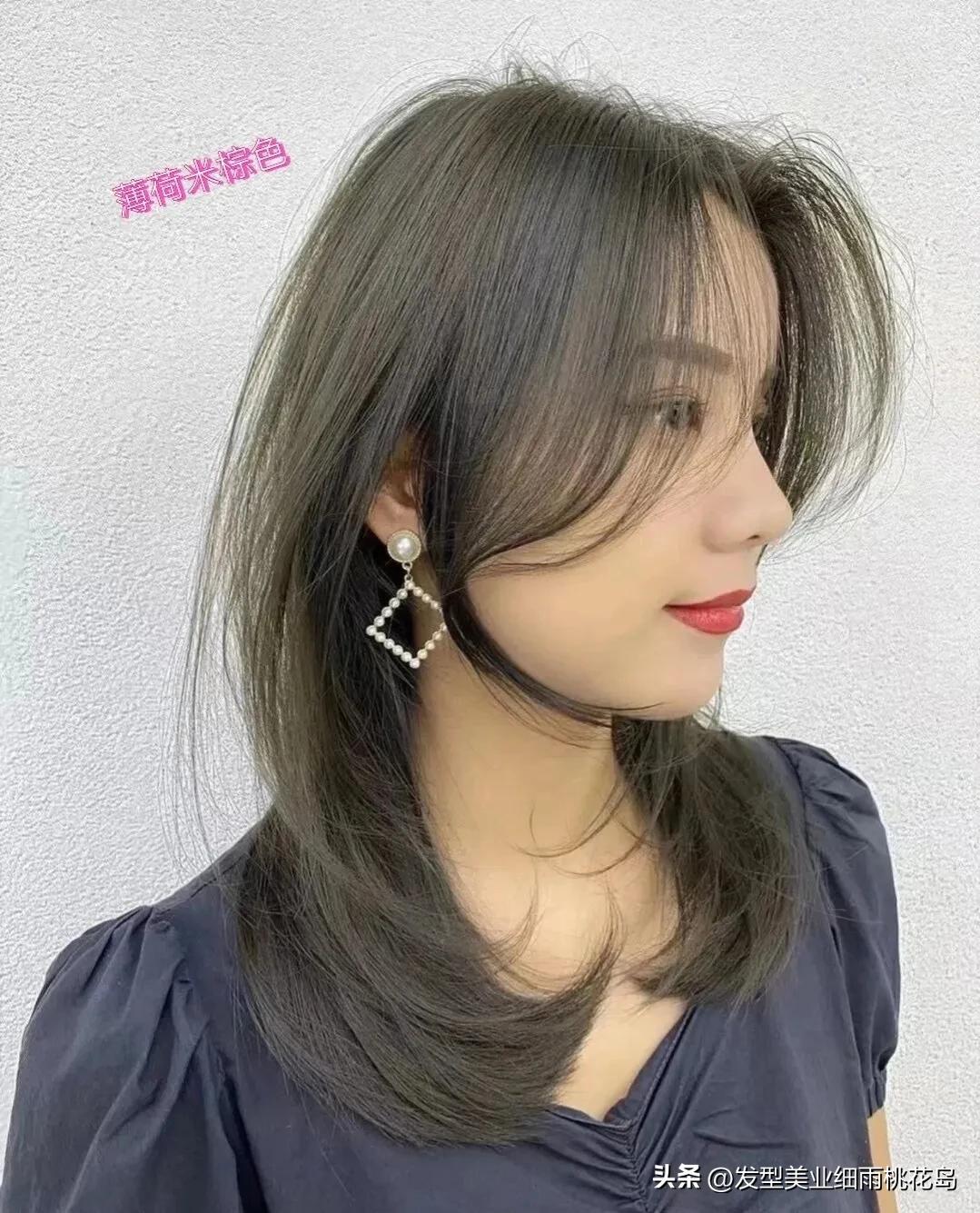 2023中长发型女最新减龄,女发型2023流行发型