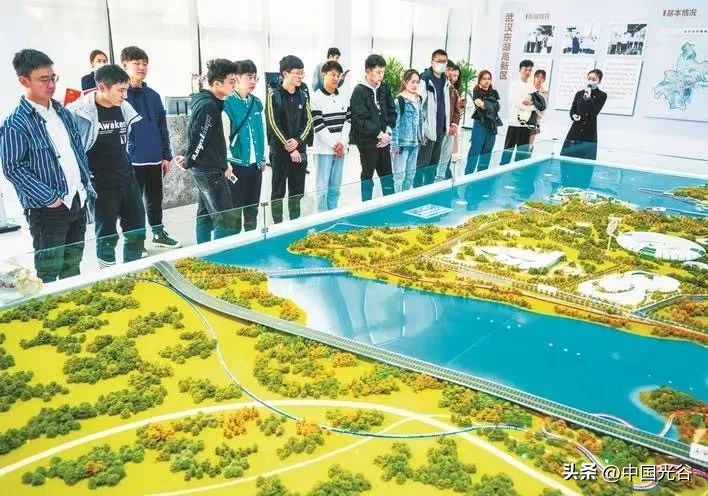 武汉新城新地标光谷之珠建成,建设中的武汉光谷新城