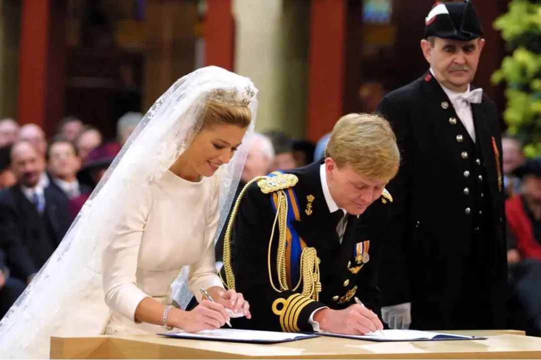 荷兰最美王妃,国王为了娶她改写了整个历史