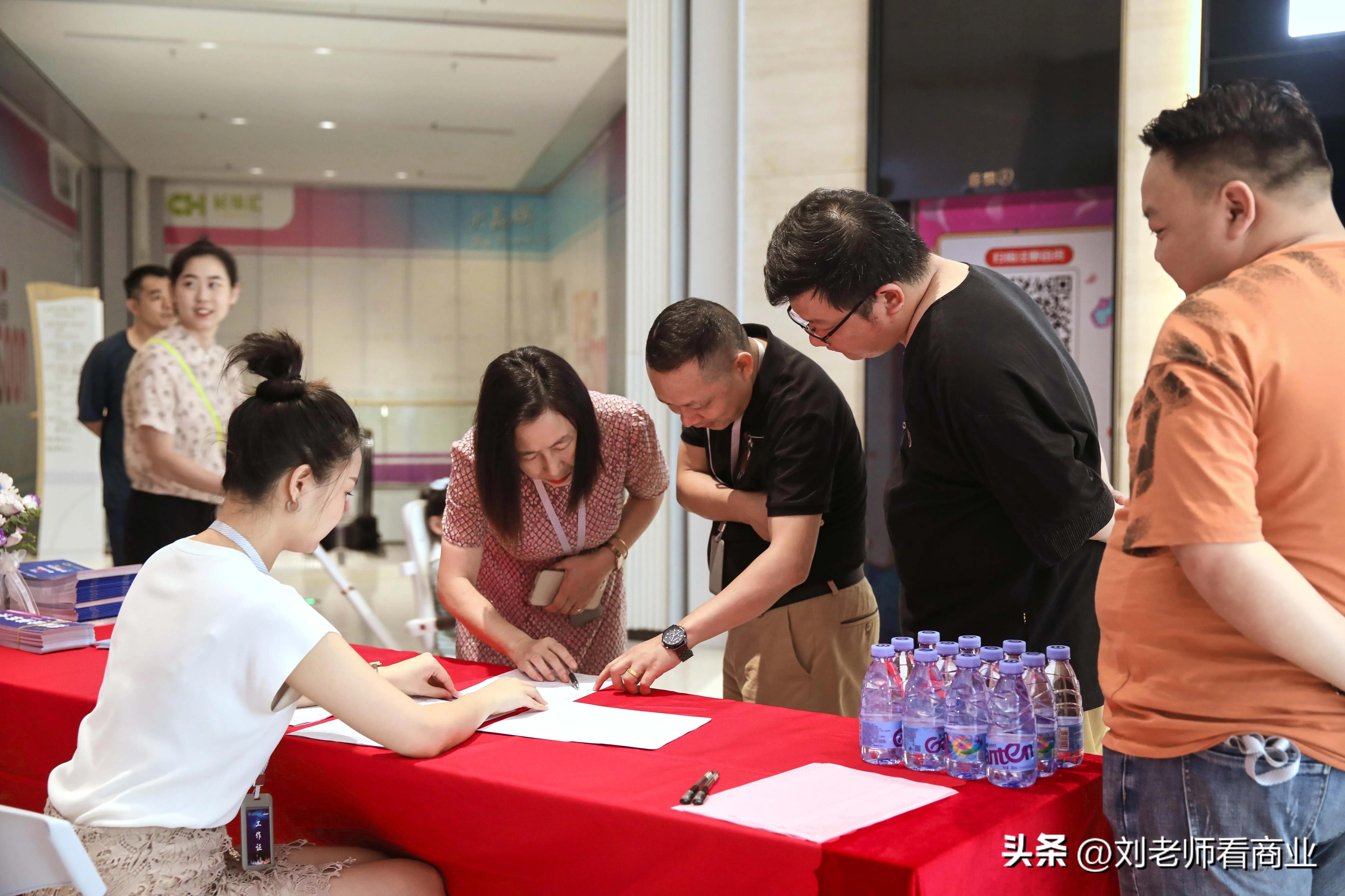 长华汇奥特莱斯,佛山长华汇奥特莱斯开业