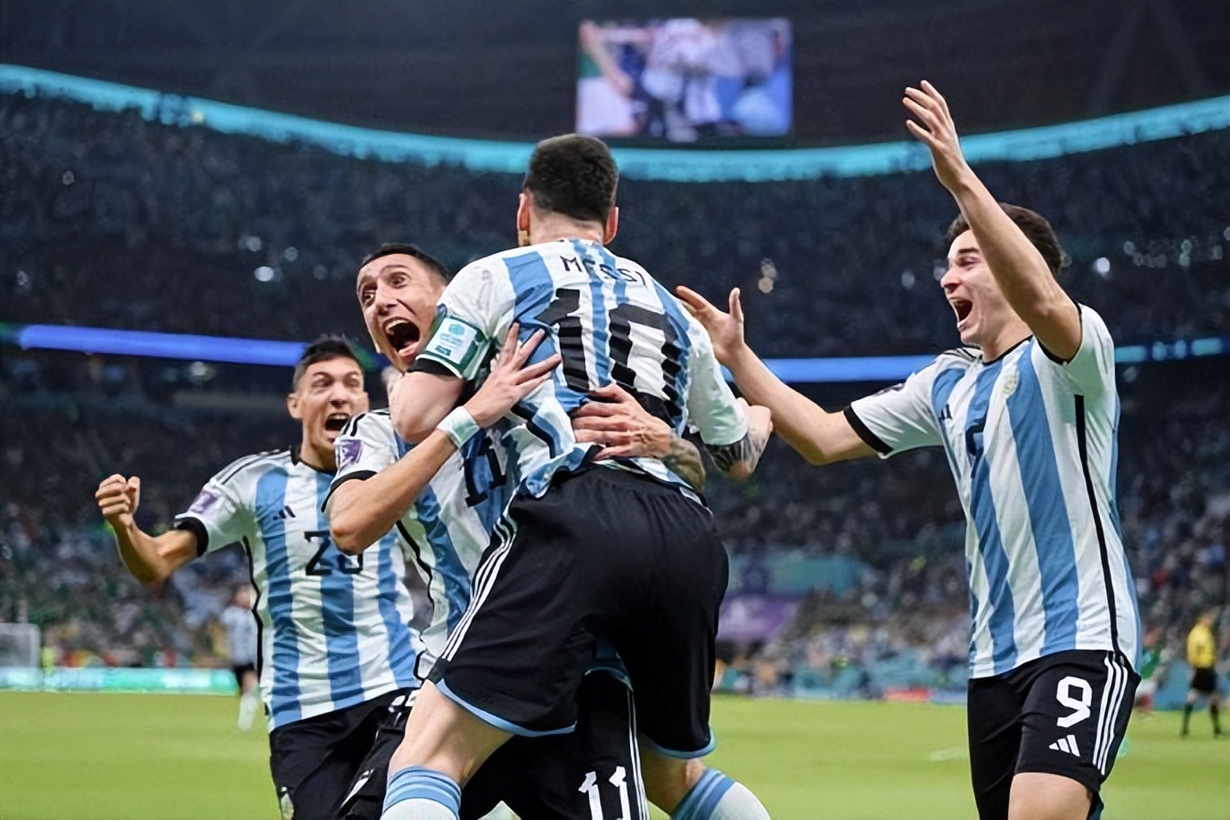 波兰阿根廷赛后梅西莱万谈话,世界杯波兰阿根廷梅西莱万