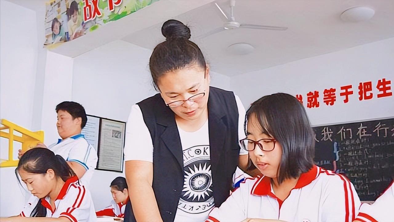 关于教师30年工龄和30年教龄,教师满30年工龄退休工资怎么算