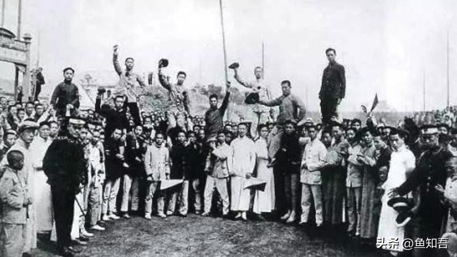 北京学生爱国*威示**大*行游**，怒打*国卖**贼章宗祥，火烧曹汝霖住宅