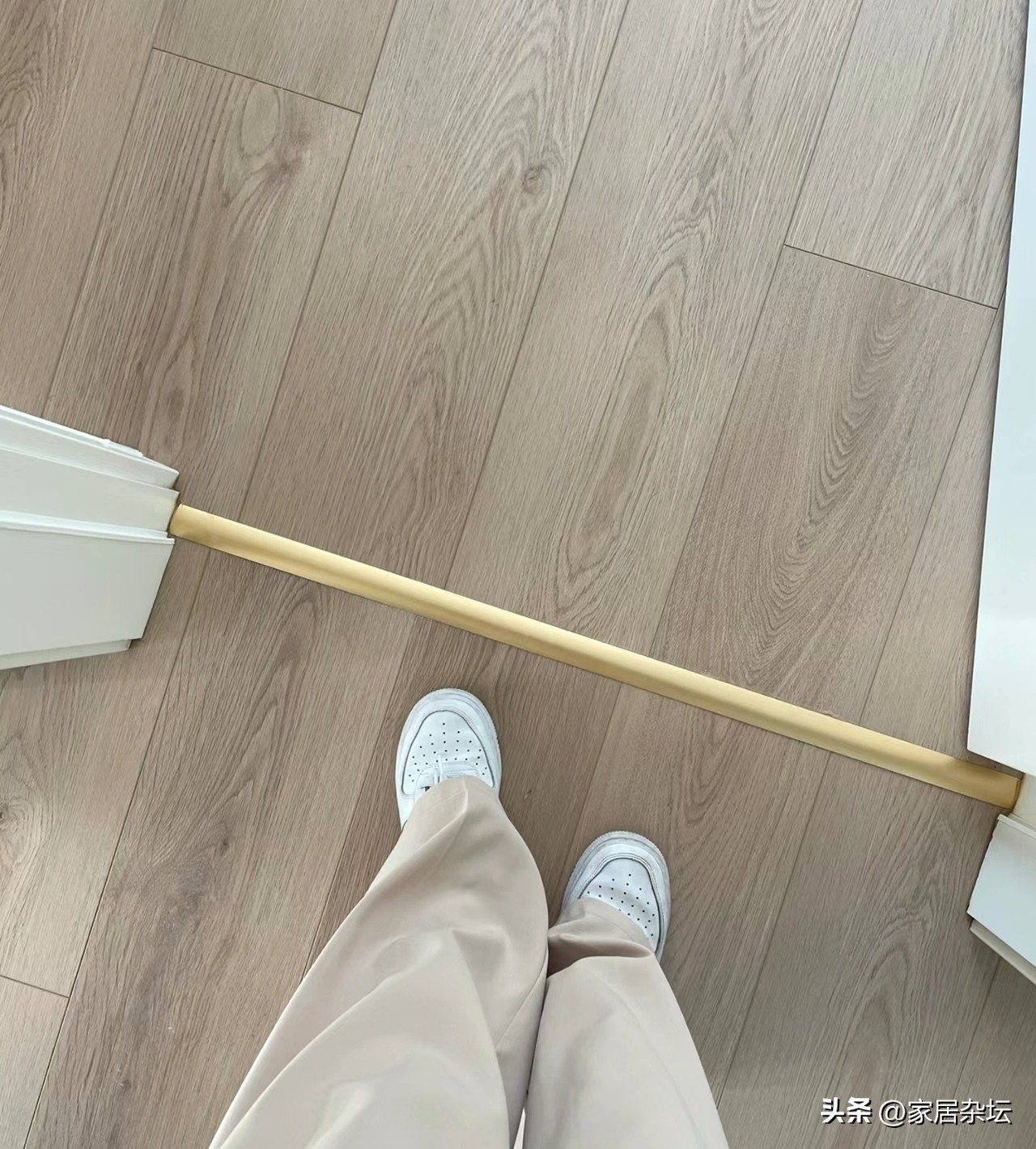 厨房间铺了木地板后悔了,全屋木地板通铺后悔了