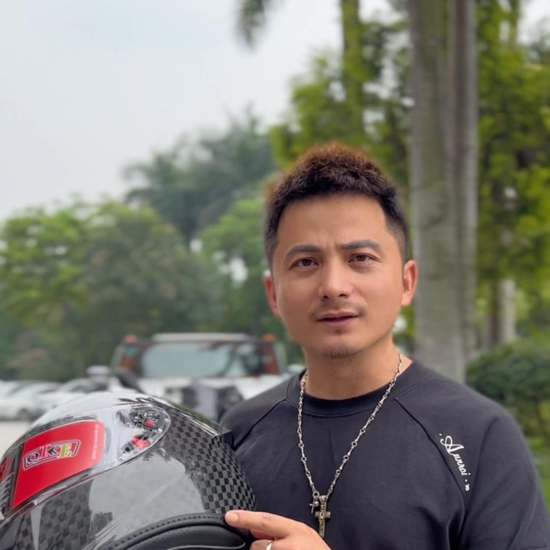 头盔越重越好还是越轻越好,为什么好的头盔一砸就碎