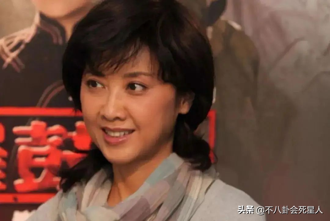 年过三十的女明星今昔对比图,今昔对比70后女星