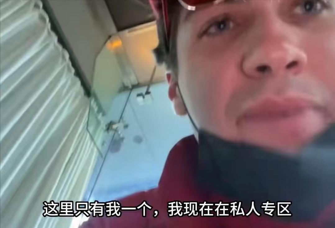 外国小伙真会玩儿搞笑视频,外国男子真是会玩