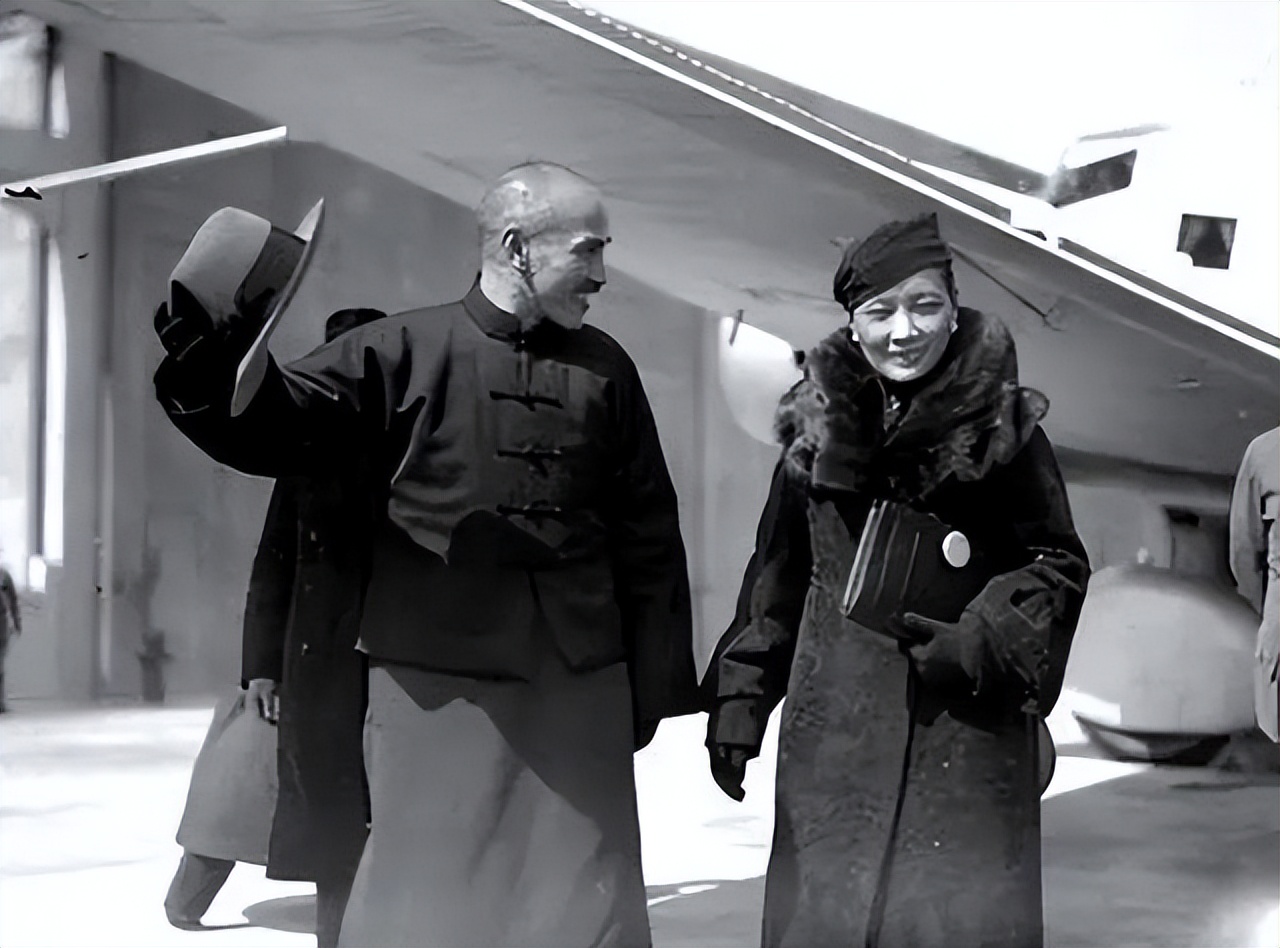 宋庆龄逝世前最后一张照片：无儿无女，保姆担起她的所有后事