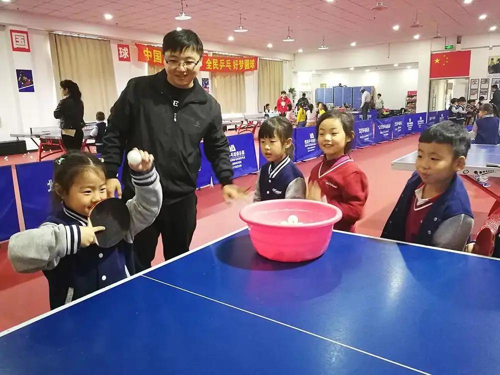 如何打好乒乓球入门教学视频,如何打好乒乓球基本功