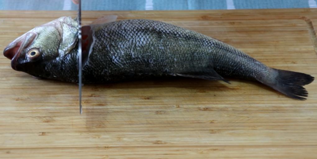 鲫鱼草鱼鳊鱼鲈鱼哪个刺少好吃,鲈鱼怎样做鱼不腥又好吃