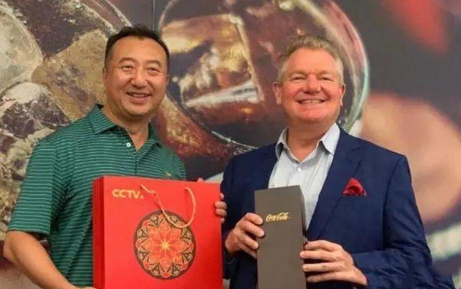 1979长城上喝可乐的小男孩是谁,1979年长城喝可乐男孩图片