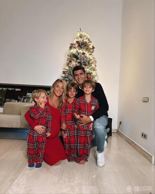 安东内拉的舞姿最抢镜，梅西饭局最吸睛，足球大咖及家人的圣诞节