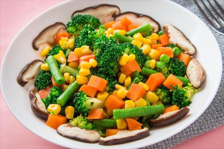 生菜低脂美味减肥必备,减脂蔬菜沙拉西兰花生菜