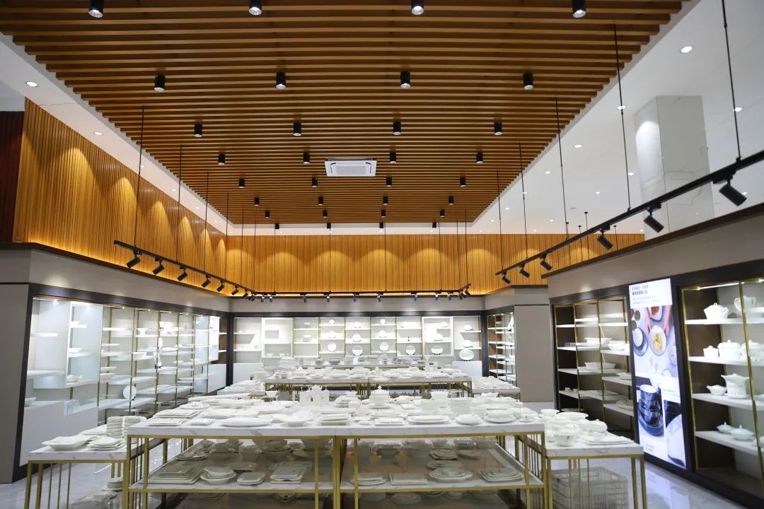 从默默无闻到声名赫赫,从默默无闻到商业爆品