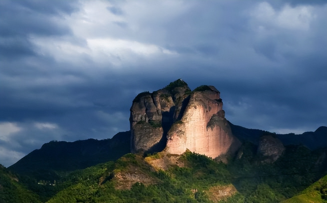中国“难爬”的6座名山，趁还年轻去爬一次，去过3个算厉害了