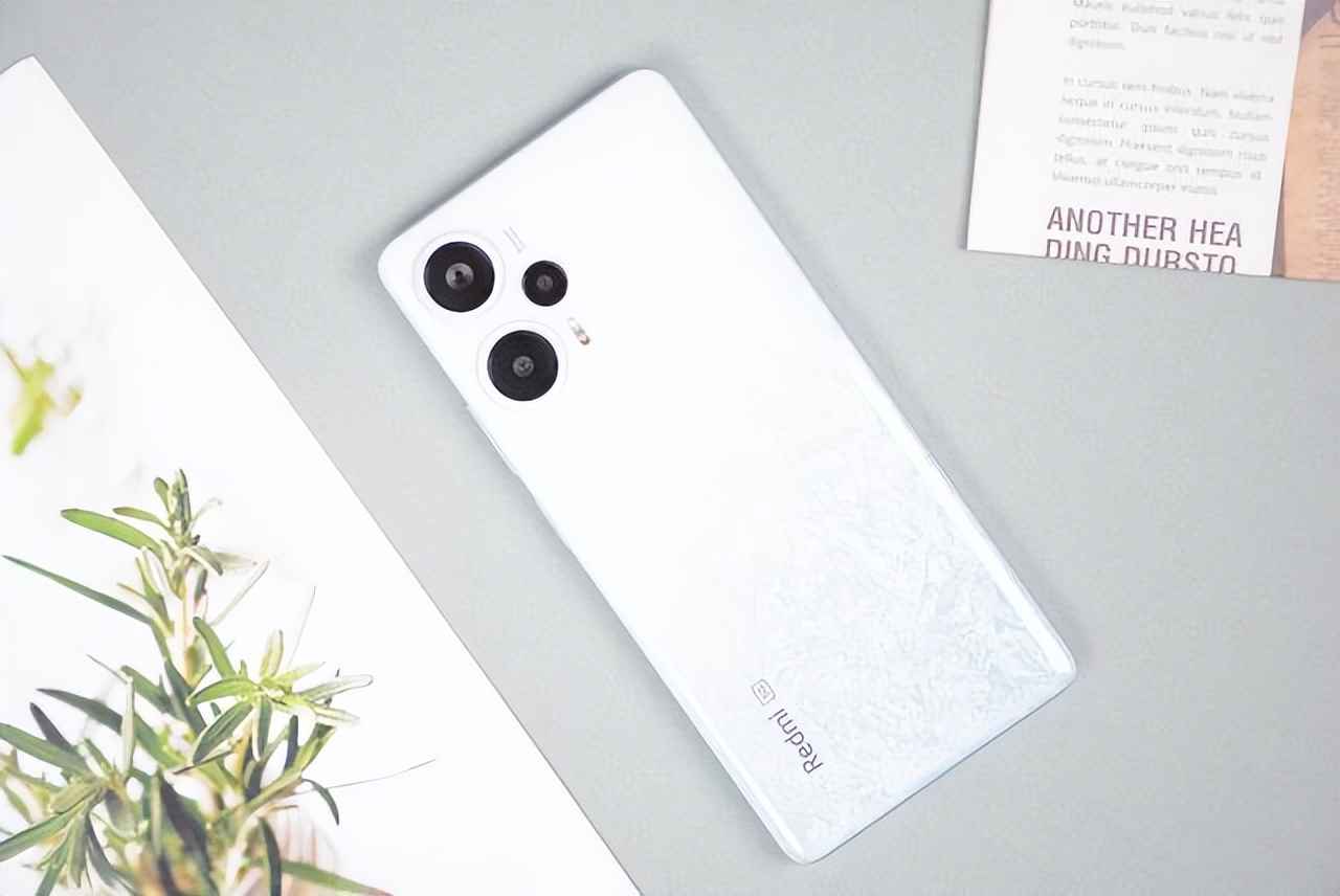 公认这四款高性价比手机值得选购,2000元以内预算这5款手机必选