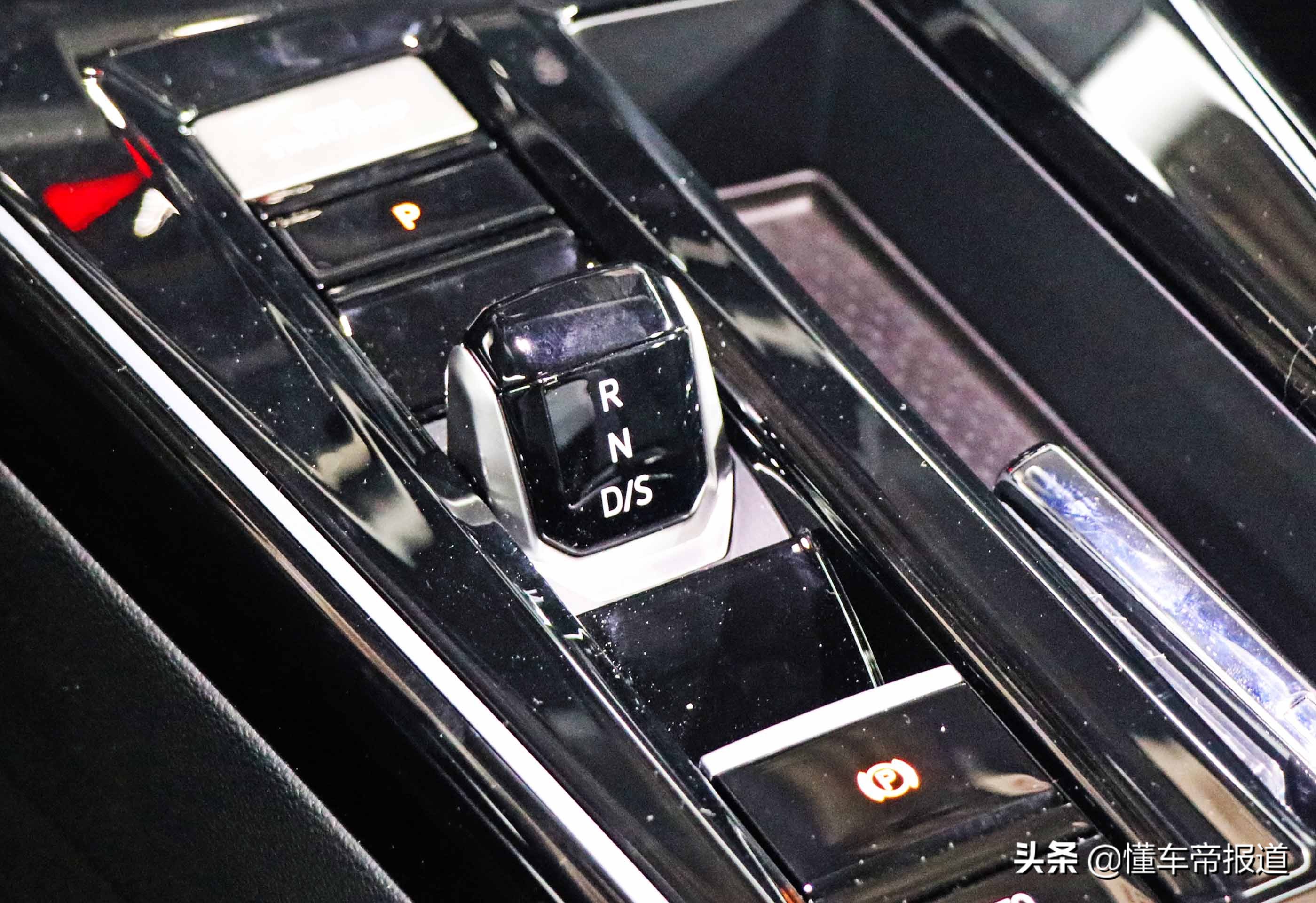 大众cc新款曝光,cc凌渡掀背式