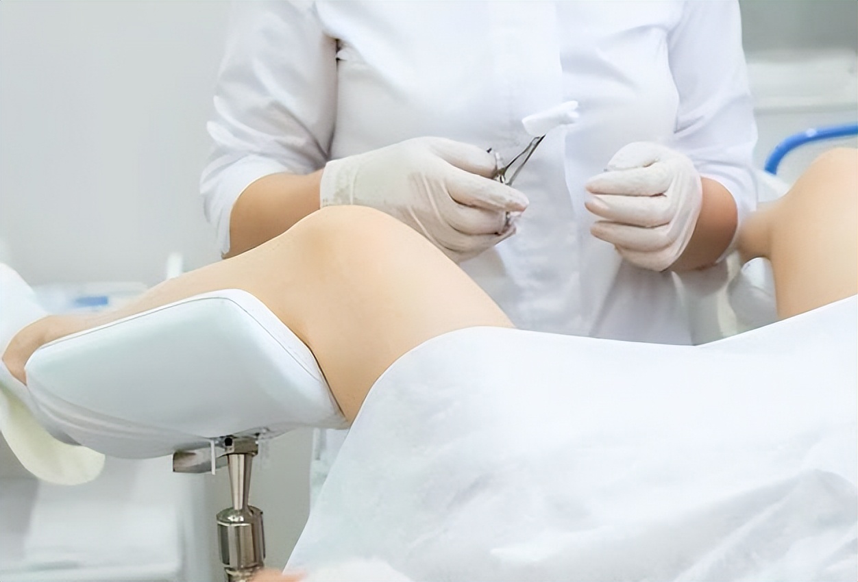 裤子脱了检查出什么问题,裤子脱到膝盖的检查