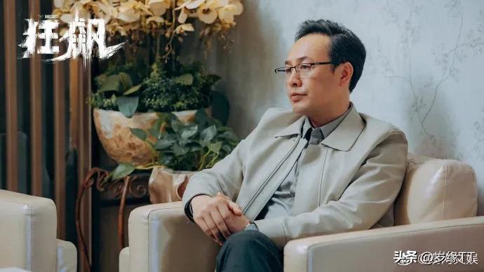 黄牛乱象再现：一张拍立得签名照被卖到8000元，高启强又火了