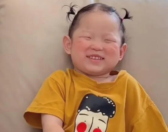 3岁小网红“屁逃祺祺”被网暴吐槽长得丑,网友:都是父母的问题