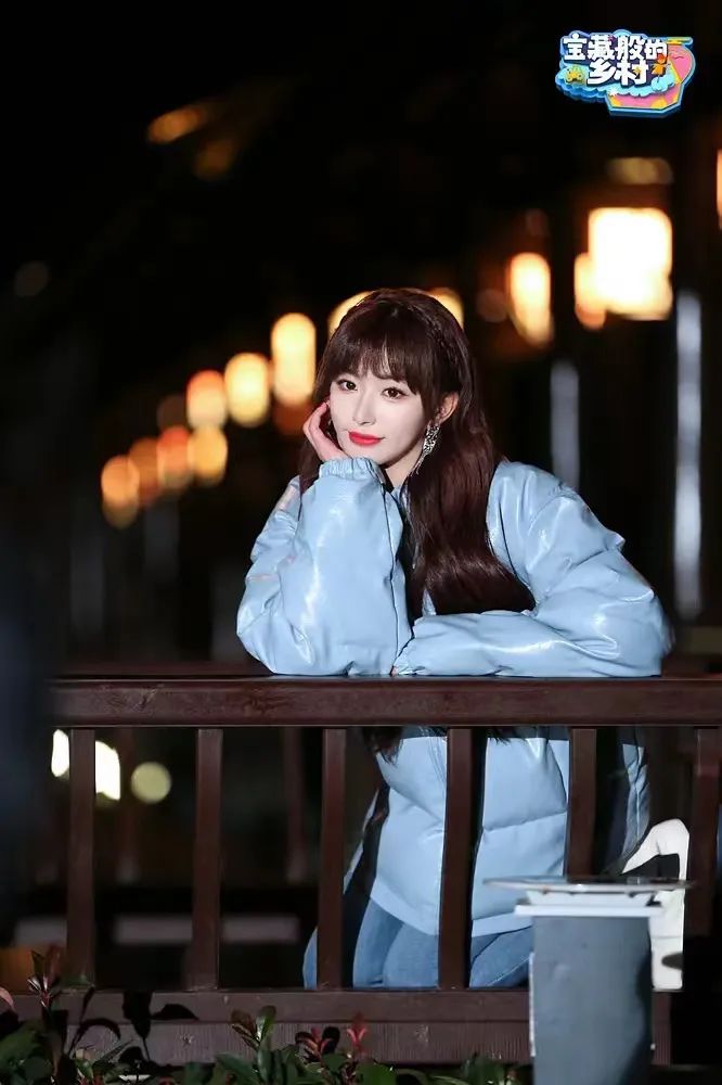 嘲笑女明星没吃过鱼子酱的男嘉宾,被嘲没吃过鱼子酱