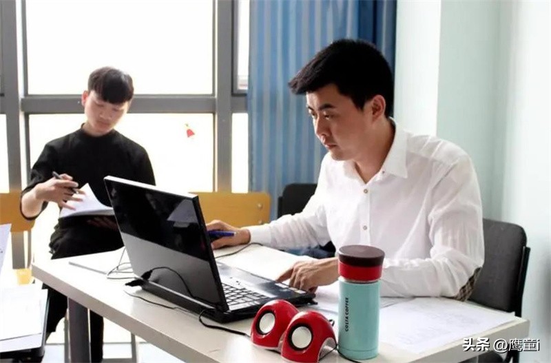 高校教师兼职时间保障最新政策,高校教师在校外兼职的有关规定